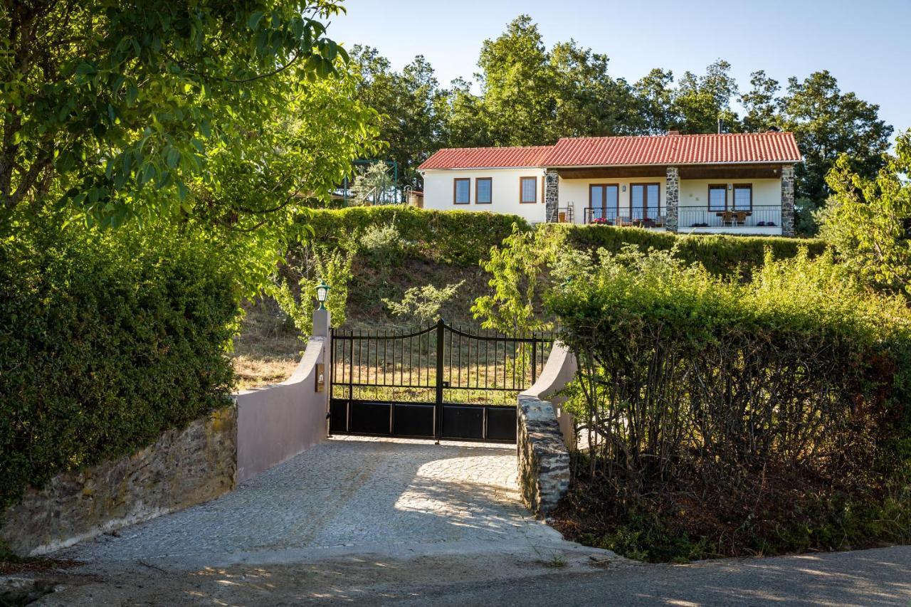 Estrela De Montesinho Lodge *